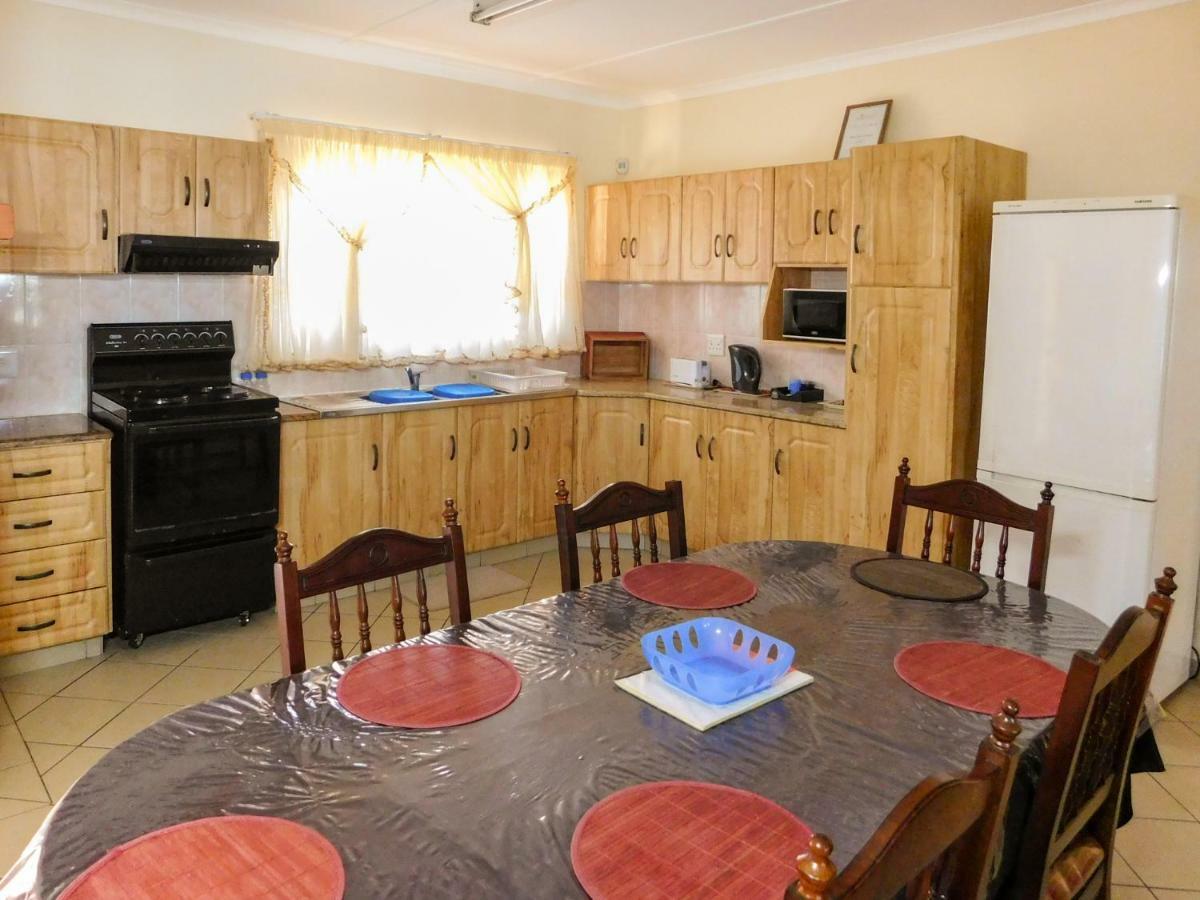 Mama Mia Cottages Oslo Beach Port Shepstone Esterno foto