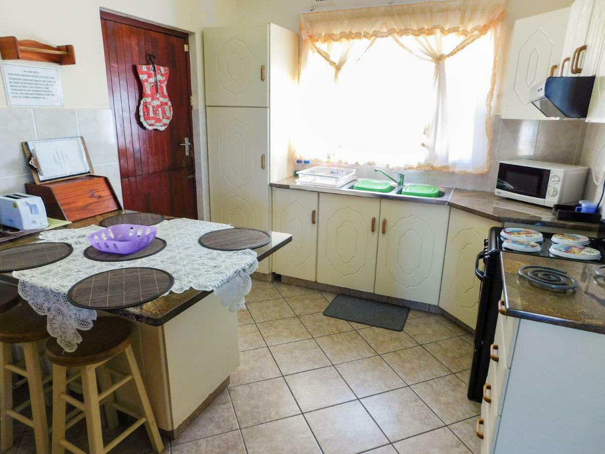 Mama Mia Cottages Oslo Beach Port Shepstone Esterno foto