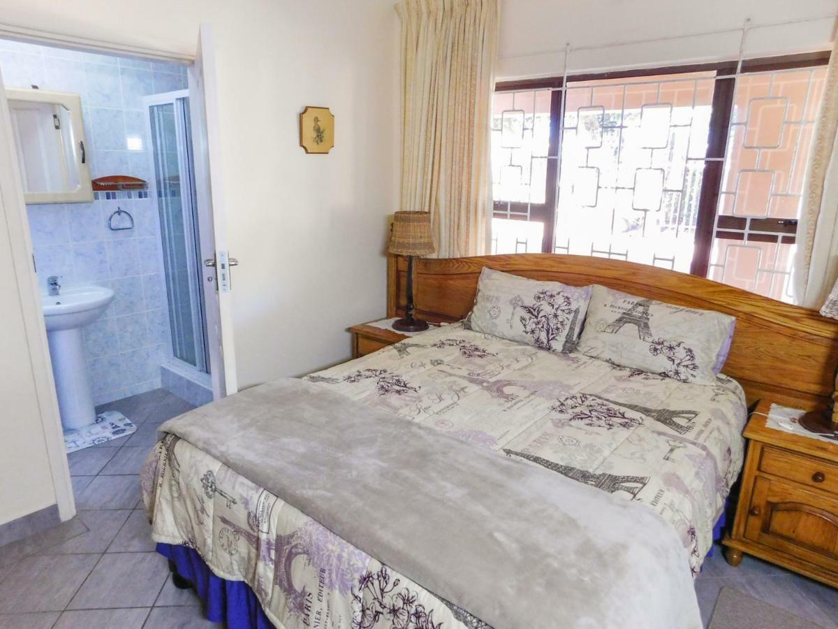 Mama Mia Cottages Oslo Beach Port Shepstone Esterno foto
