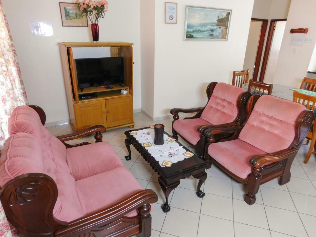 Mama Mia Cottages Oslo Beach Port Shepstone Esterno foto