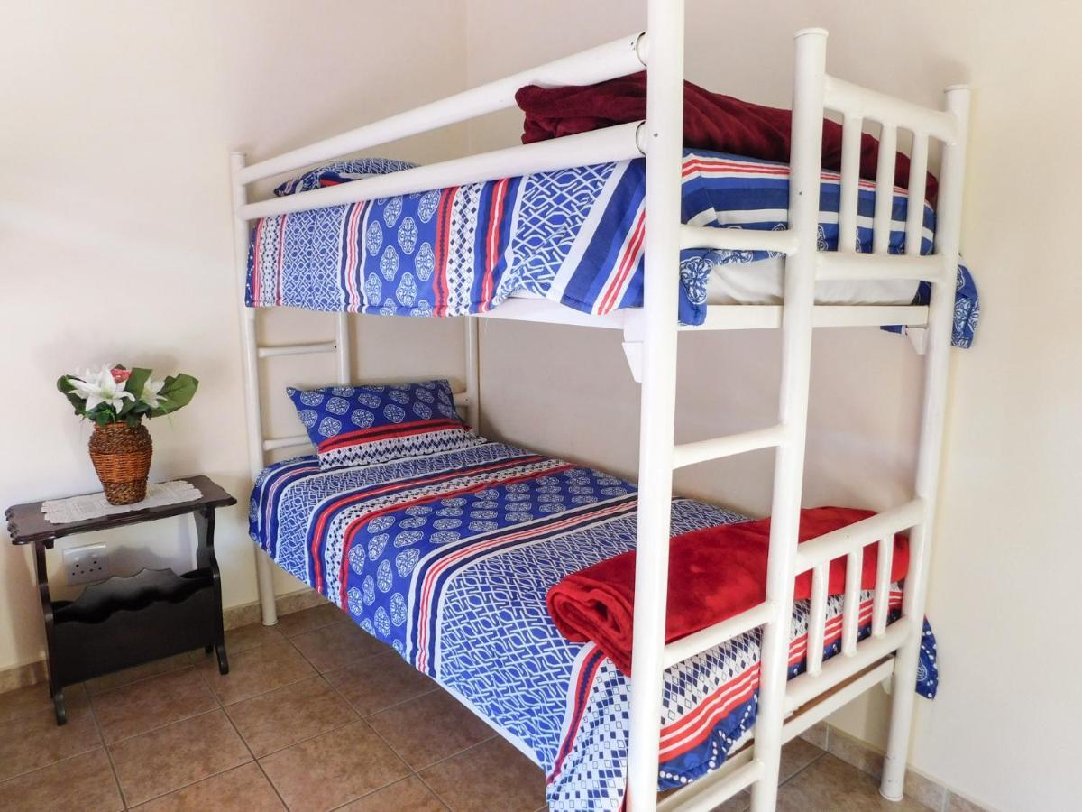 Mama Mia Cottages Oslo Beach Port Shepstone Esterno foto