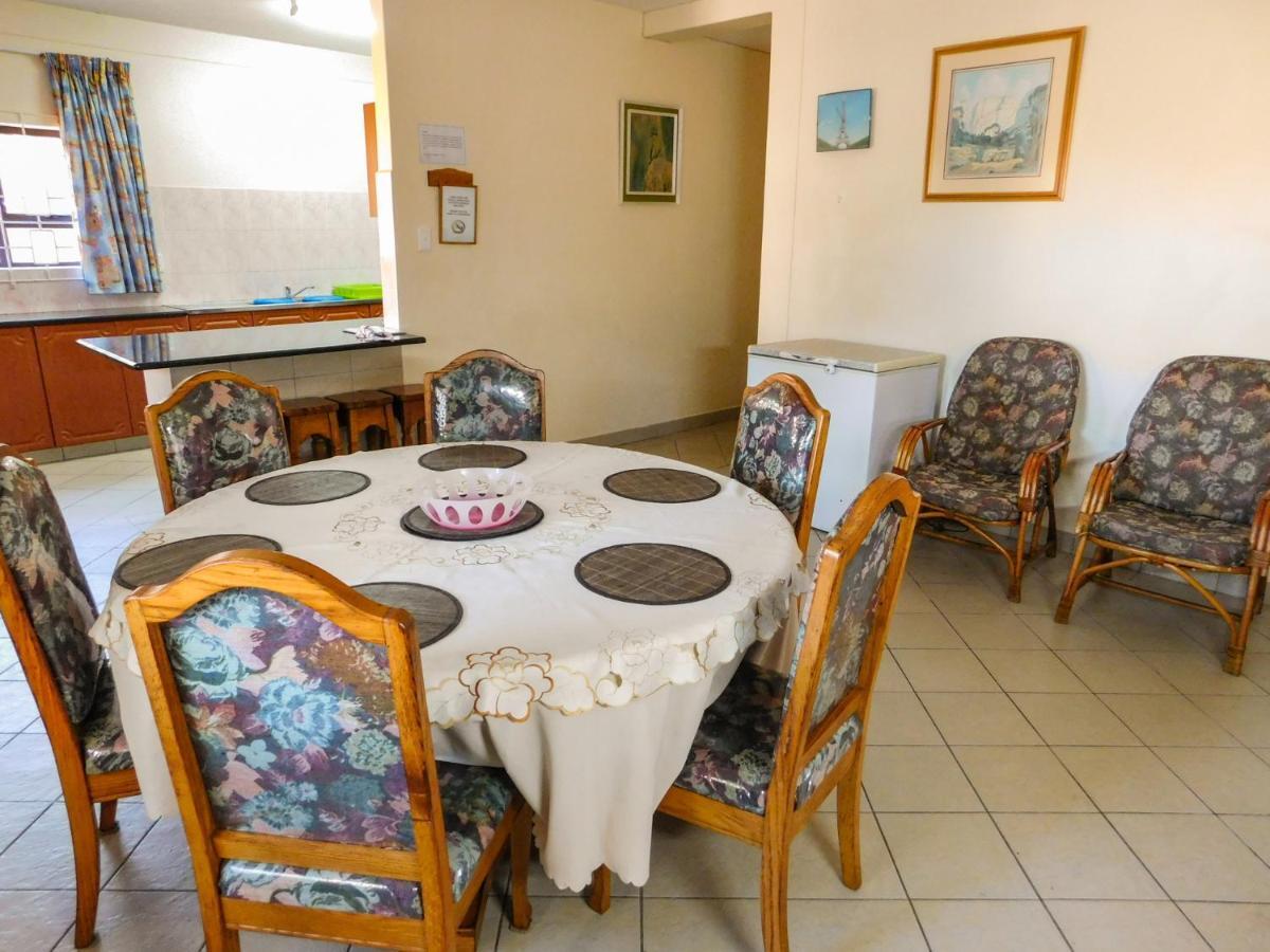 Mama Mia Cottages Oslo Beach Port Shepstone Esterno foto