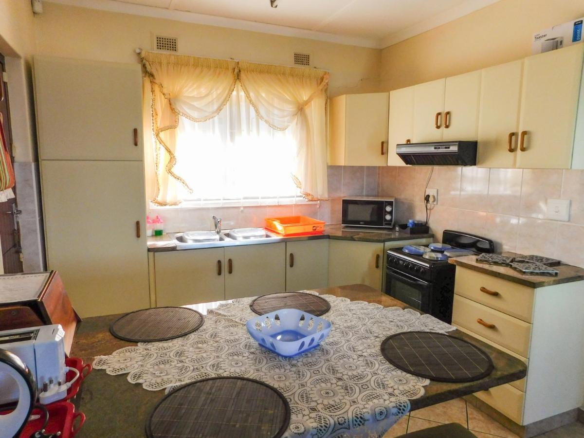 Mama Mia Cottages Oslo Beach Port Shepstone Esterno foto
