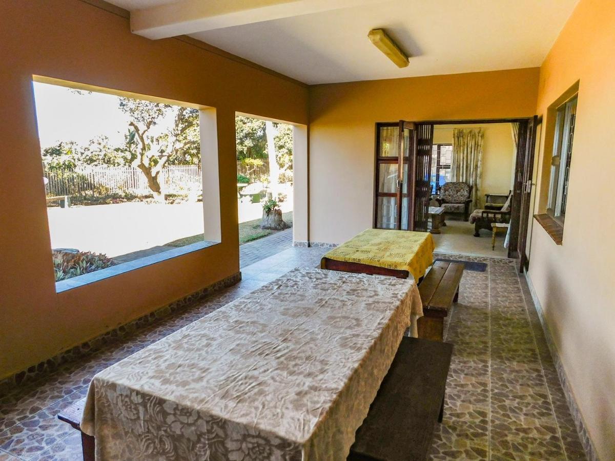 Mama Mia Cottages Oslo Beach Port Shepstone Esterno foto