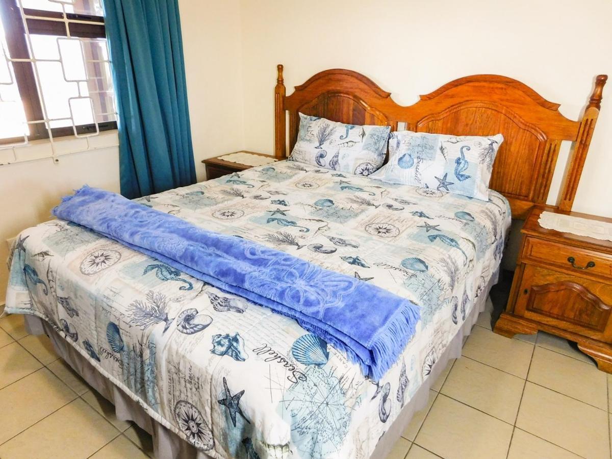 Mama Mia Cottages Oslo Beach Port Shepstone Esterno foto