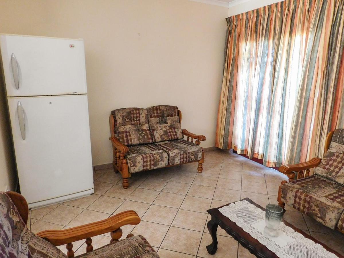 Mama Mia Cottages Oslo Beach Port Shepstone Esterno foto